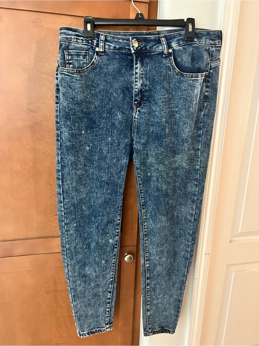Skinny High-Rise Blue Acid Wash Jeans - Women